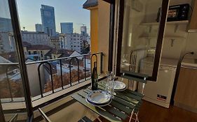 Attico con Balcone in Centro a Milano Isola